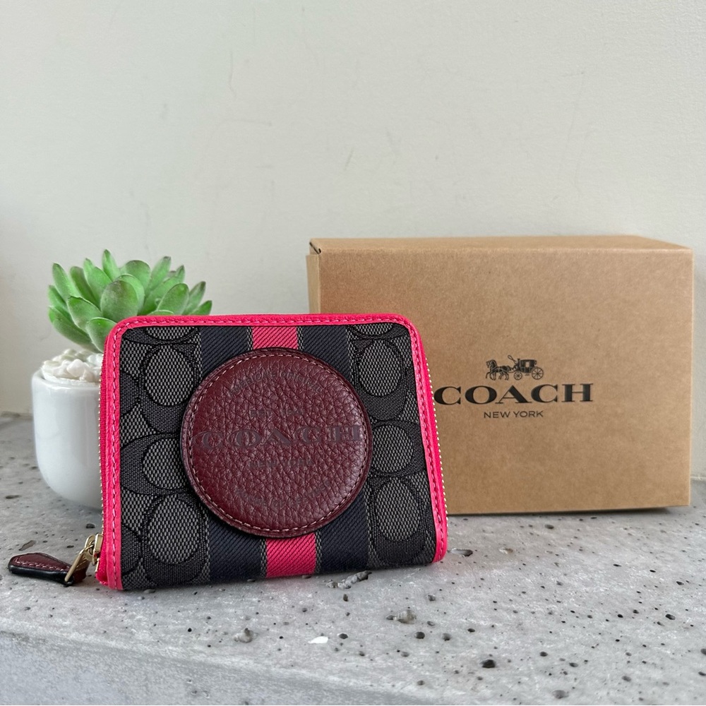 NWT COACH DEMPSEY SMALL ZIP AROUND WALLET WITH STRIPE AND COACH PATCH